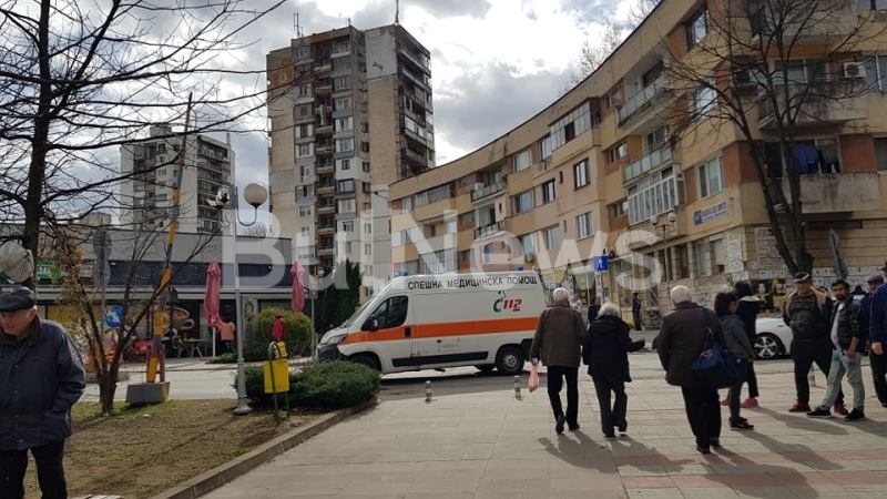 Нещо става! Кризисна ситуация пред Billa във Враца, пристигна спешен ...