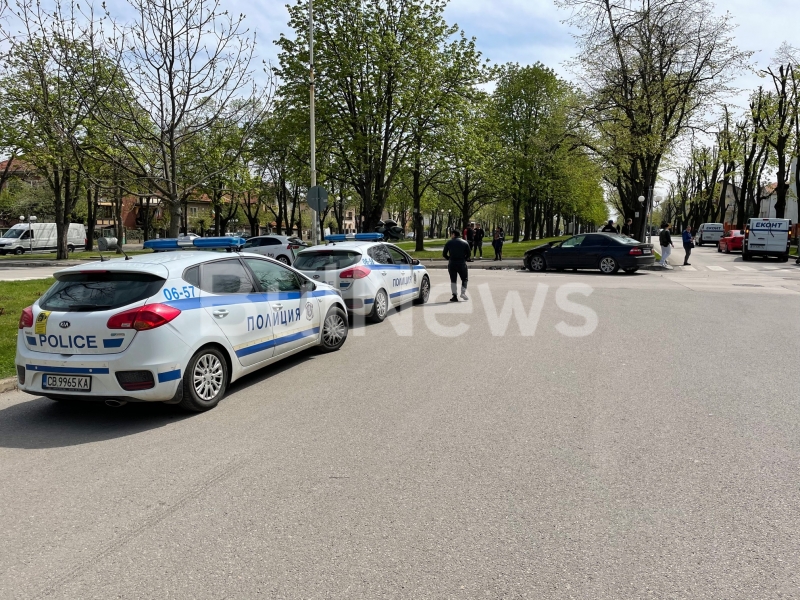 Монтанско БМВ и бус на куриерска фирма се удариха във