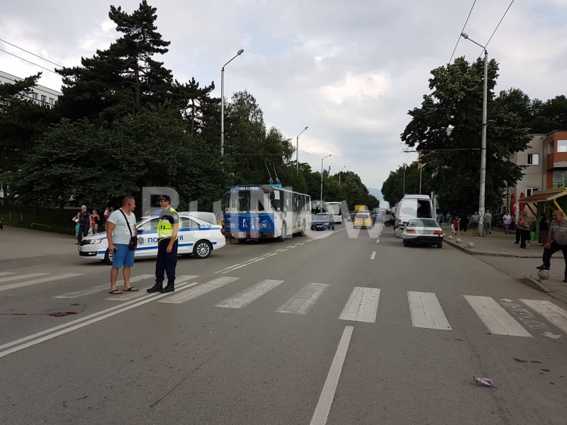 Кървав инцидент е станал преди минути във Враца видя първо