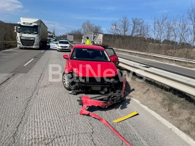 Катастрофа затруднява Международния път Е 79 между Враца и Мездра видя