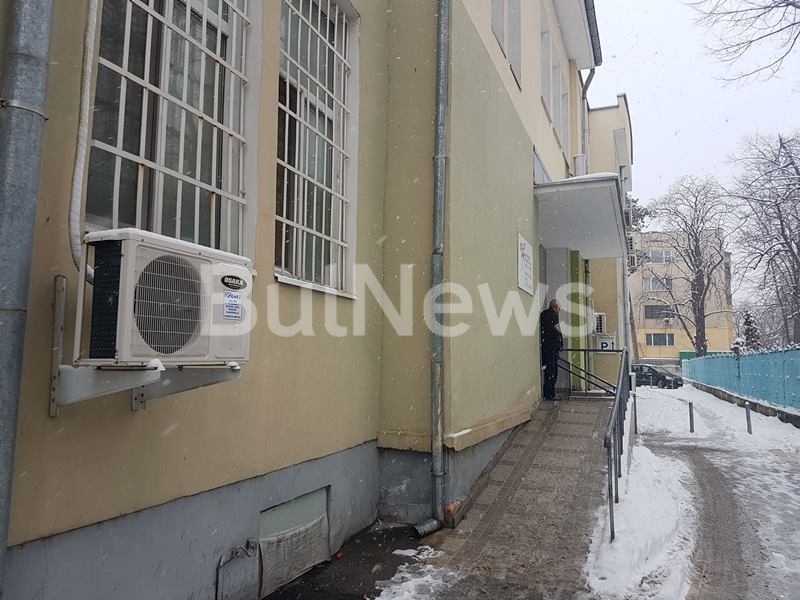 Служителката задържана във връзка с кражбата на медикаменти за 200