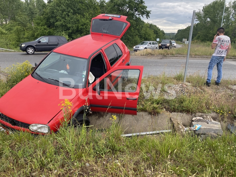 Лека катастрофа е станала на кръговото кръстовище на обхода на