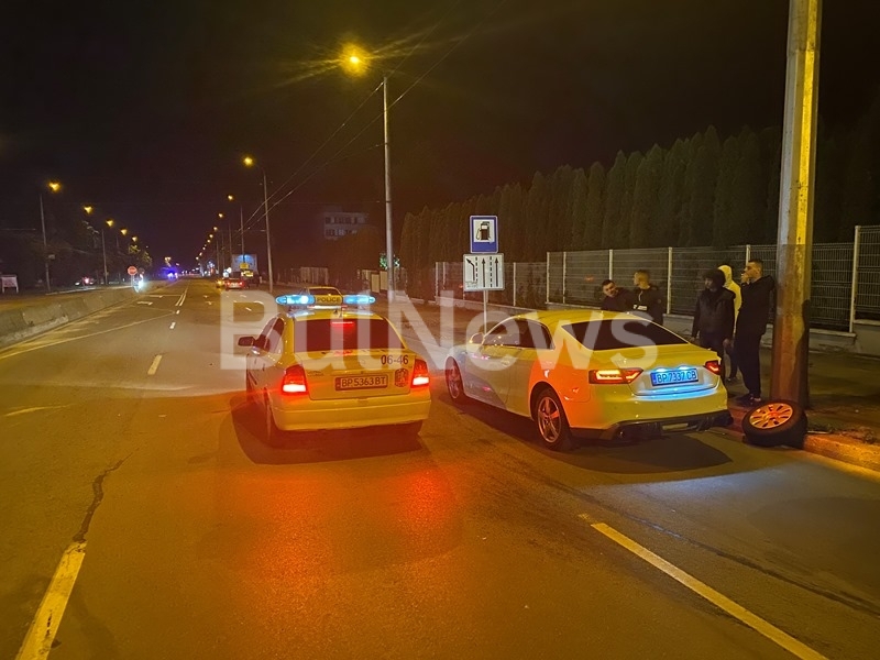 Тежка катастрофа с Ауди и мотор е станала тази нощ