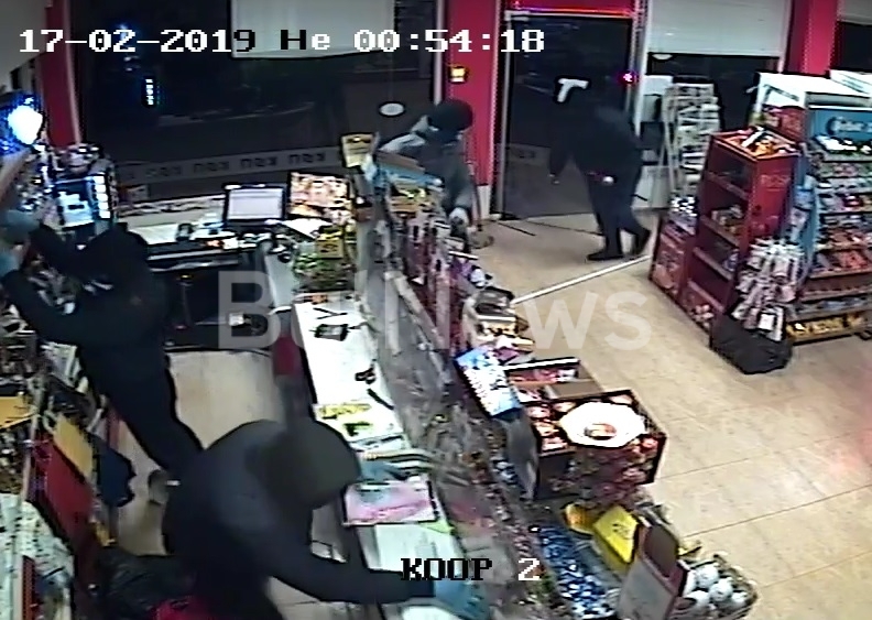 Информационна агенция BulNews bg се сдоби с ексклузивни кадри как маскирани