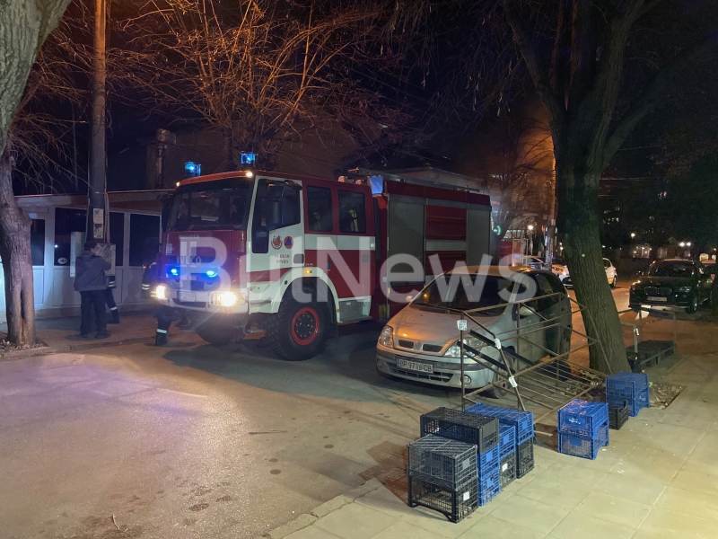 Пожар е избухнал в павилион на ул Ген Леонов във