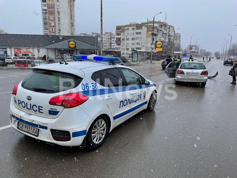 Тежка катастрофа е станала преди минути на надлеза на КАТ