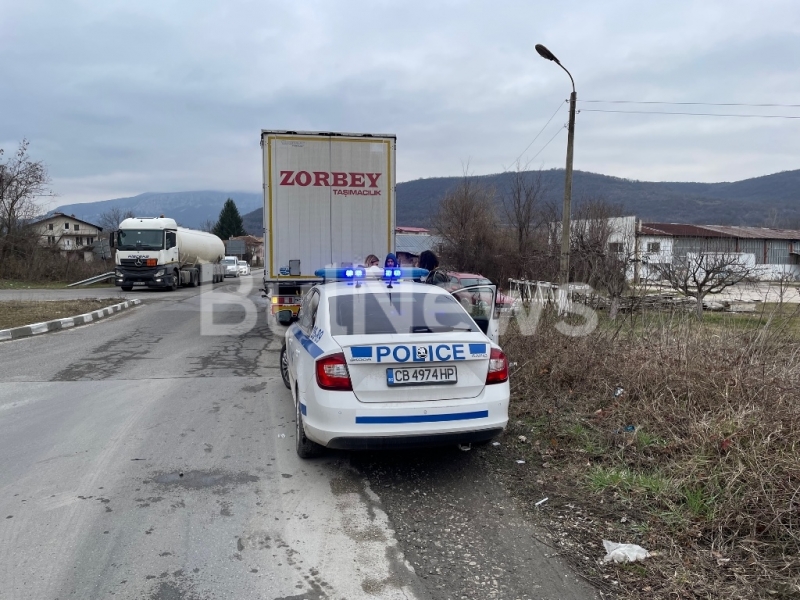 Катастрофа между два ТИР-а затвори международен път Е-79 между Мездра