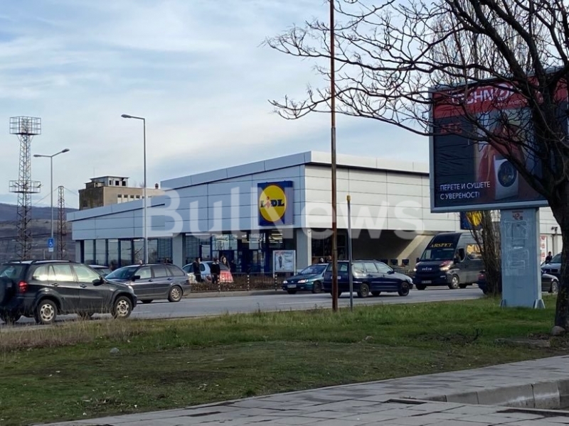 Двама шофьори се сбиха на оживен булевард във Враца научи