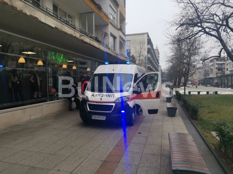 Сирени на линейка огласиха пешеходната зона на Враца известна като