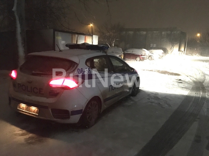 Обилният сняг който вали над Враца вече взе първата си