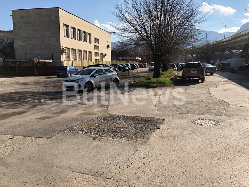 Седмица след публикация в BulNews bg за опасна дупка до