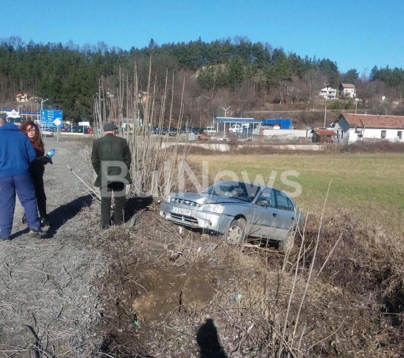 Кола е изхвърчала в полето на международен път Е 79
