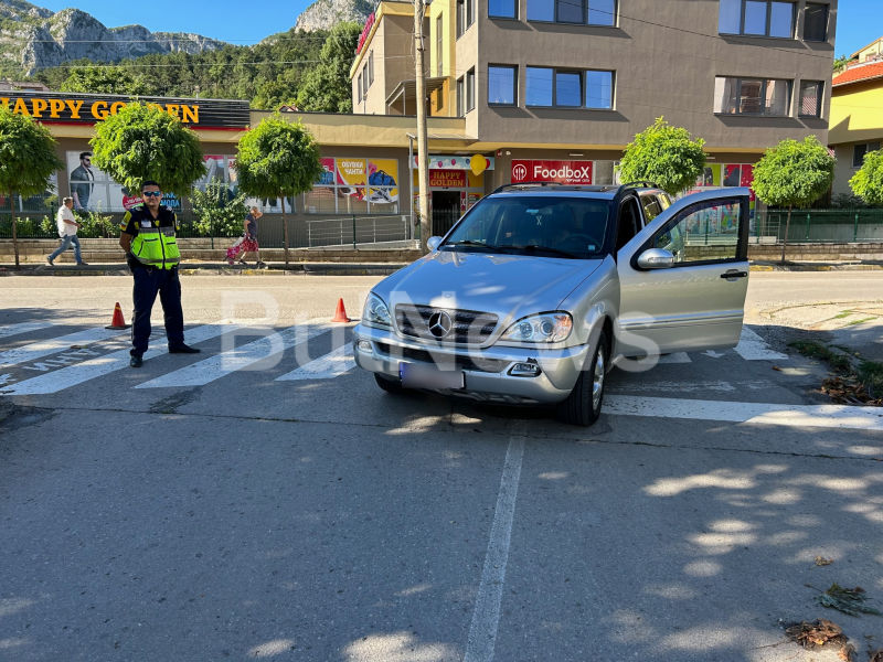 Жена помете с джипа си пешеходец във Враца видя само