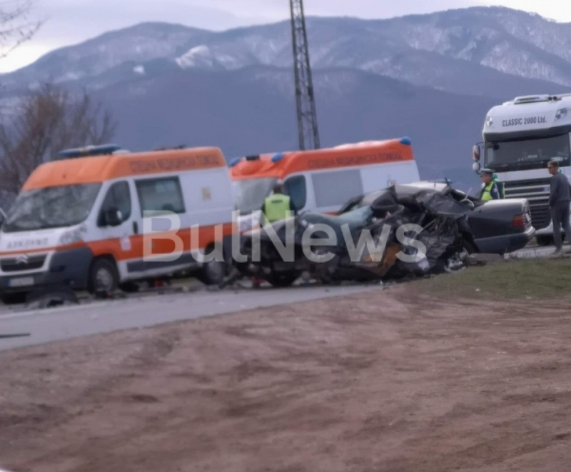 Има загинал човек при тежката катастрофа на международния път Е 79