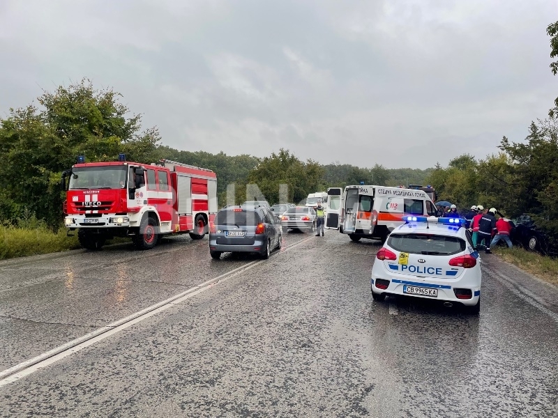 Тежка катастрофа е станала преди минути край Враца видя първо