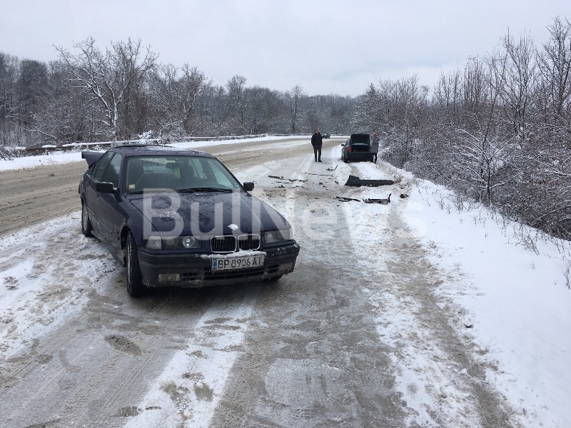 Нов инцидент е станал в снежна Враца днес. Две коли