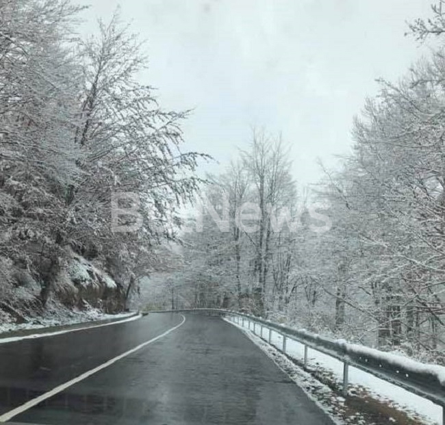 Сняг вали на прохода Петрохан научи BulNews bg Вече има образувана
