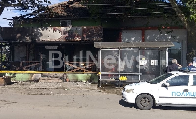 Извънредно! Запалиха магазин в село Гложене, на мястото гъмжи от полиция /снимки/