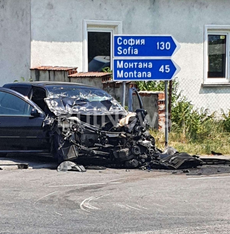 Извънредно! Тежка катастрофа в Тополовец, пътят между Монтана и Видин е затворен /снимки/