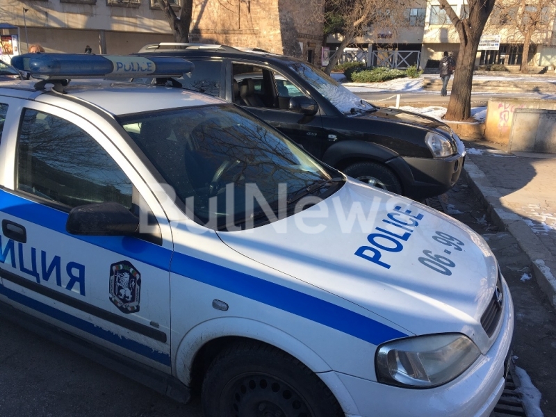 Служебна кола на врачанската кабелна телевизия Римекс е била атакувана