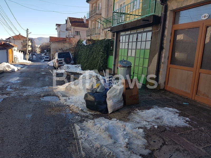 С топенето на снега във Враца лъсват много нередности Бялата