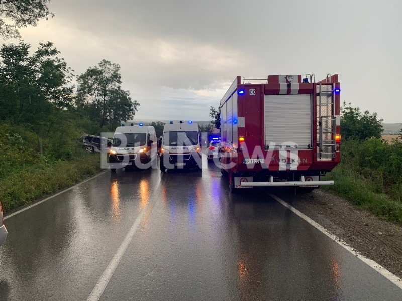 Тежка катастрофа е станала преди минути между Враца и Криводол