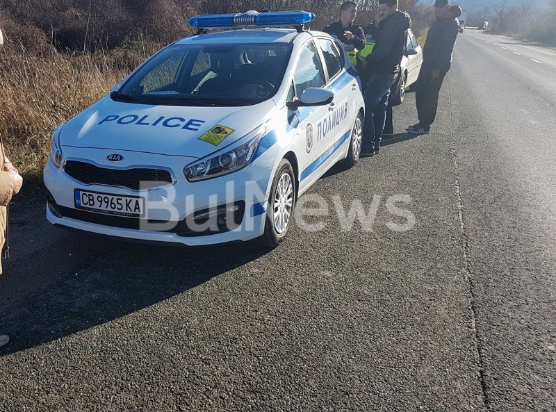 Два леки автомобила са се ударили край Враца, видя само