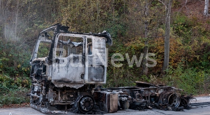 Пламналият ТИР на стария път за София е врачански