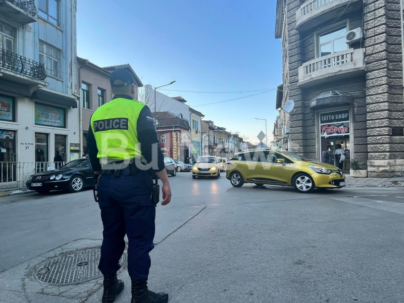 Колегите на трагично загиналия при катастрофа вчера на обходния път