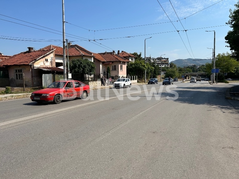 Две коли се натресоха на възлов булевард във Враца, видя
