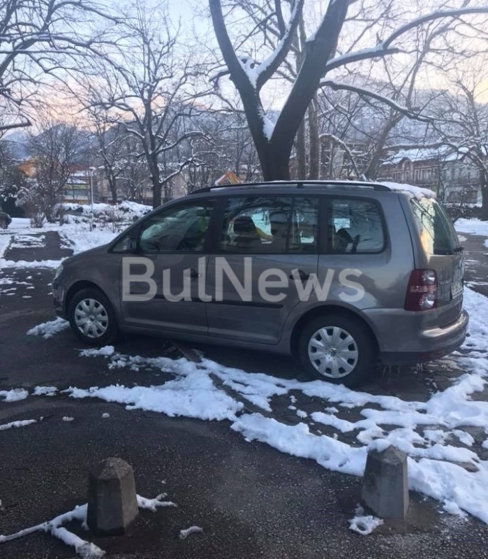 Нагъл шофьор вбеси врачани живеещи в района на площад Руски