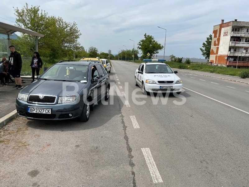 Кървав Гергьовден! Кола помете жена във Враца, лекари се борят за живота ѝ /снимки/