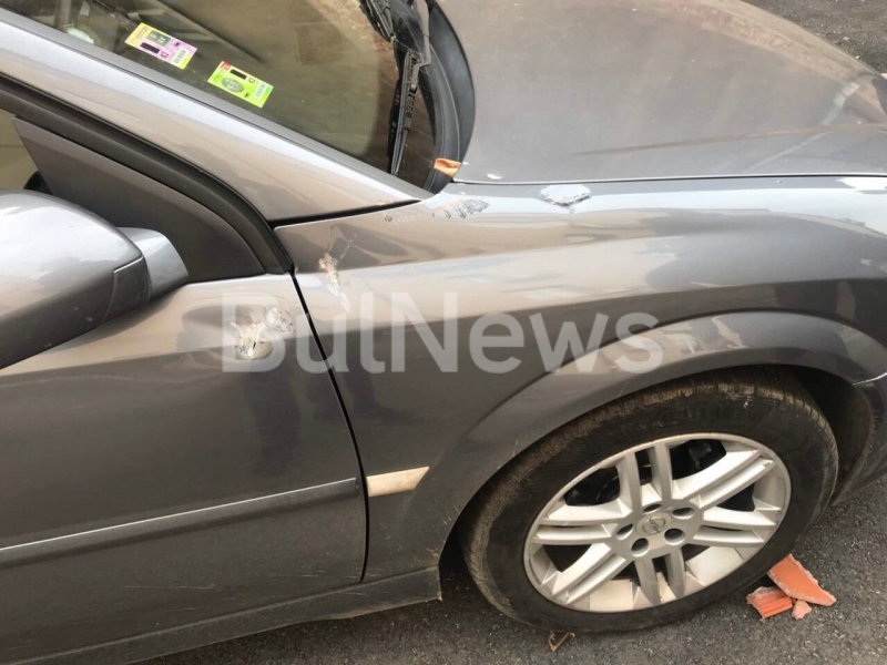 Ураганният вятър който премина над Враца е съборил керемиди от