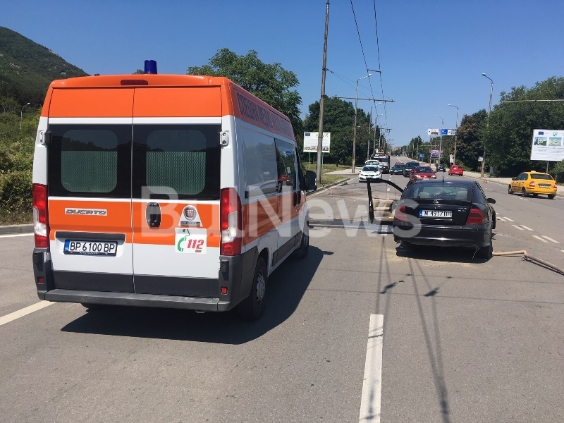 Жестока катастрофа на натоварен булевард Втори юни във Враца е