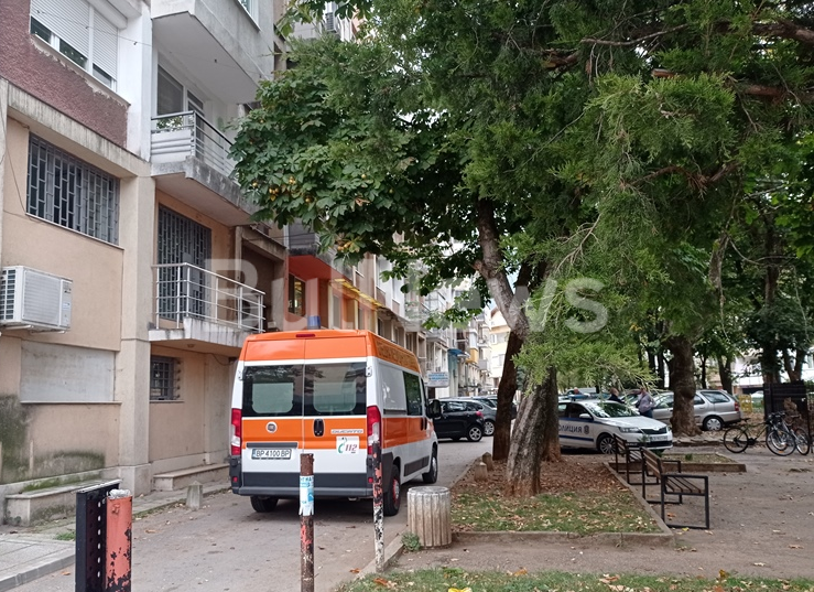 Побеснял младеж вилня в дома си в центъра на Враца