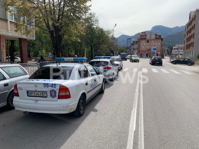 Учебна кола блъсна дете на пешеходна пътека във Враца видя