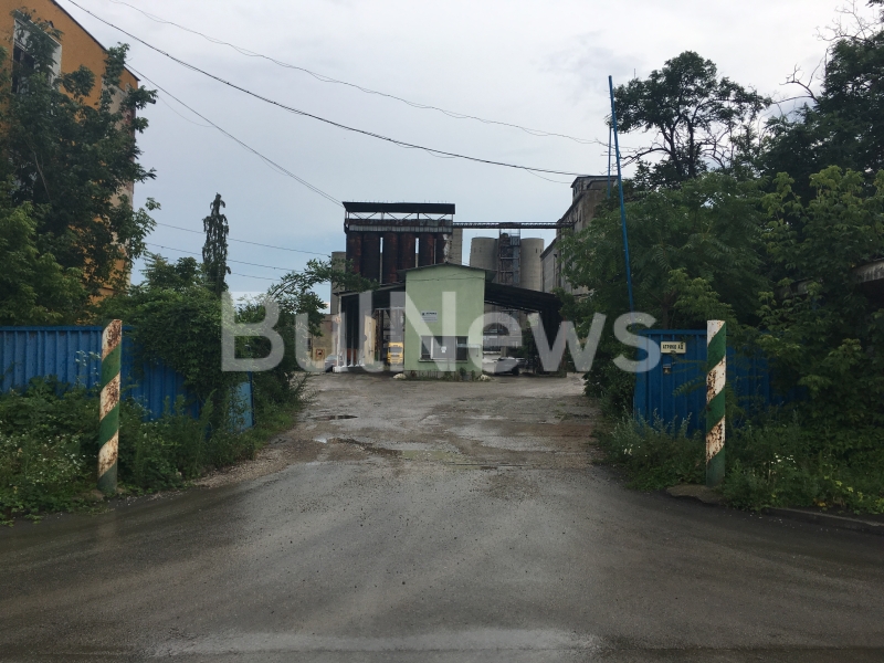 Тежък трудов инцидент е станал в късния следобед в базата