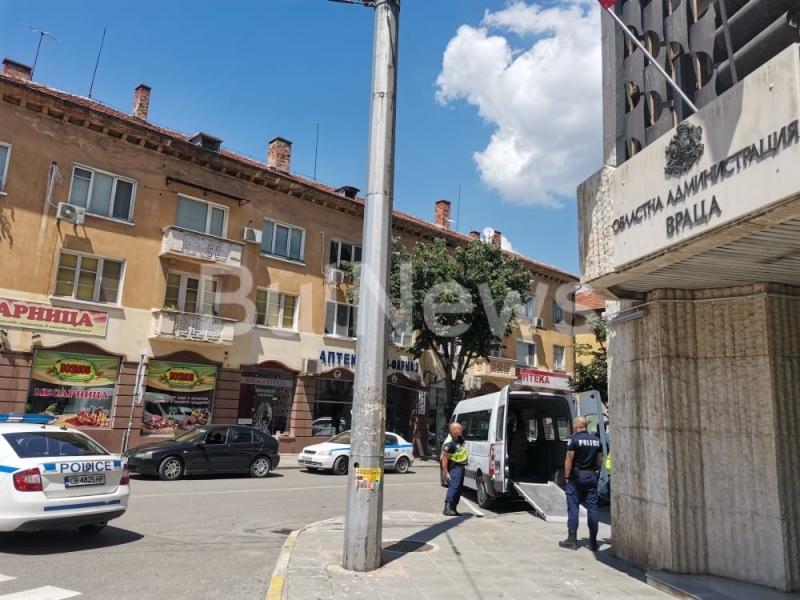 Започна разпределянето на бюлетините за гласуването по общините в област