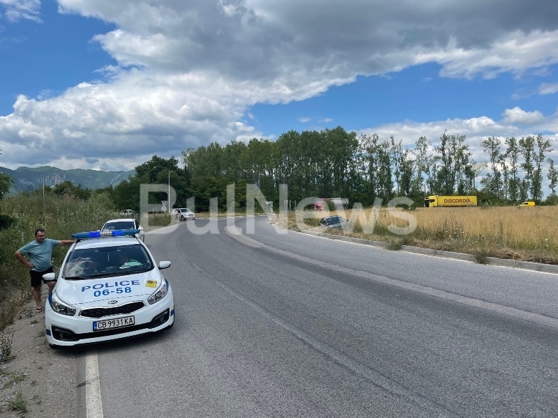 Катастрофа с Ауди е станала на кръговото кръстовище на обхода