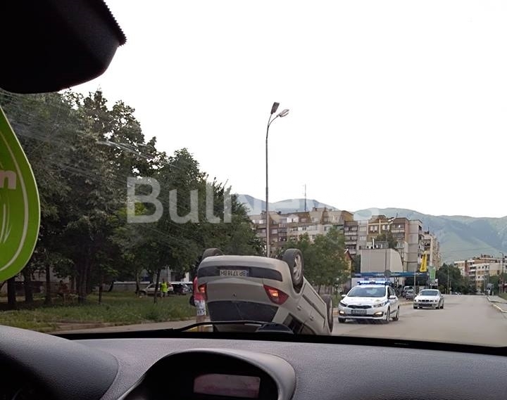 Зрелищна катастрофа е станала преди минути във най големия жилищен комплекс