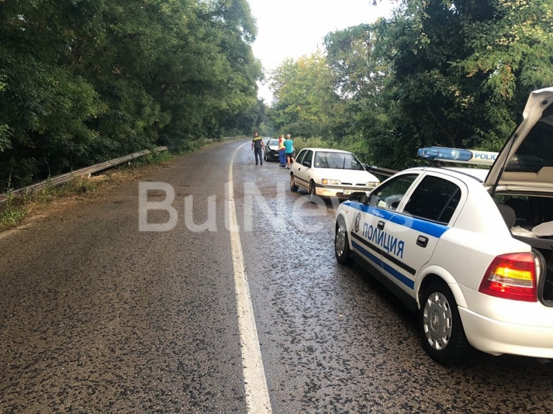 Лек автомобил БМВ 5 комби с врачанска регистрация е катастрофирал