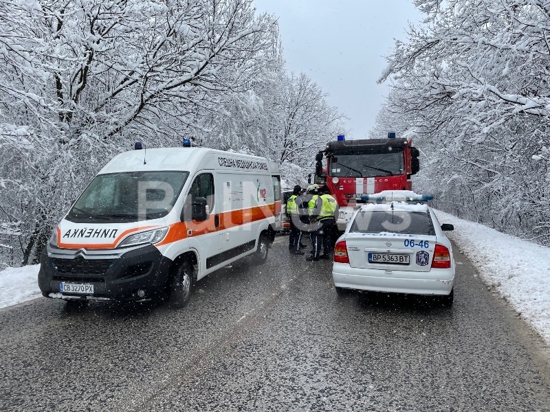 Кървава катастрофа с тежко пострадал затвори пътя за Оряхово видя