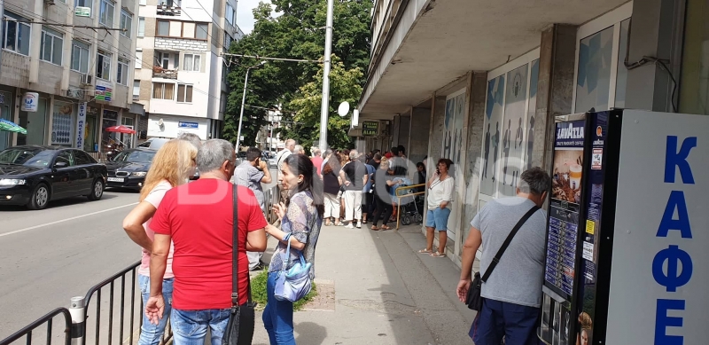 Напливът от мераклии да работят за Теклас България ЕАД