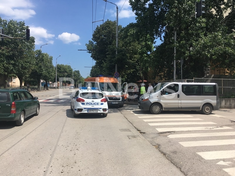 Шофьорът на община Враца който е управлявал служебния бус на