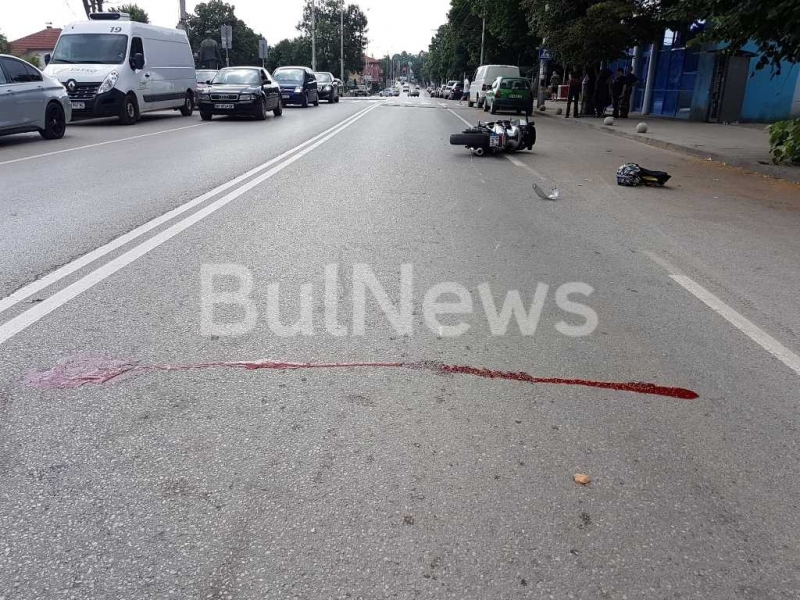 Човекът който бе пометен от моторист пред болницата във Враца