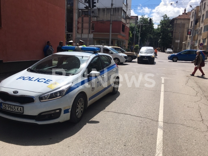 Две коли са се натресли на едно от най натоварените кръстовище