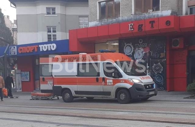 Линейка влезе в пешеходната зона в центъра на Враца по известна