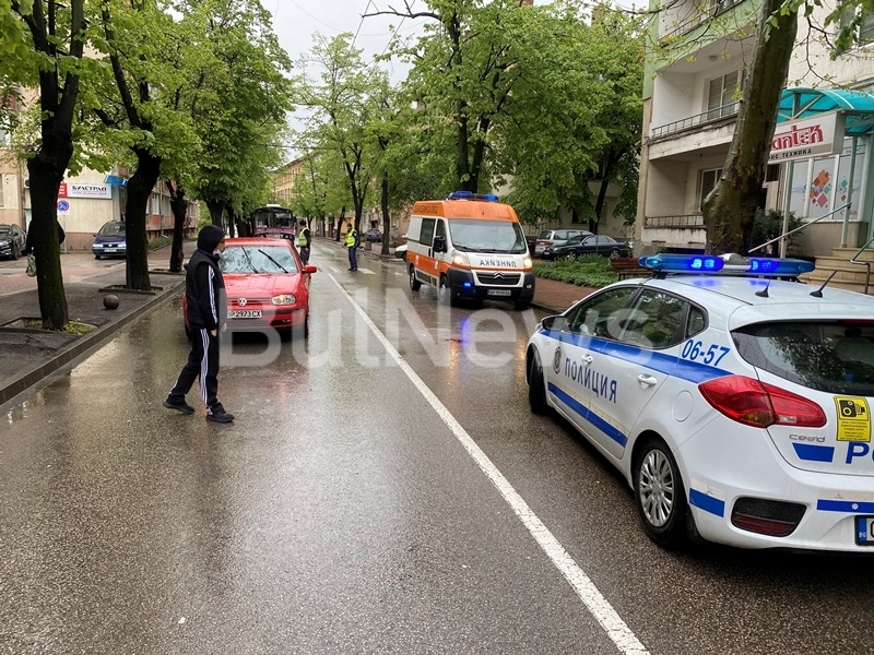 Пътен инцидент е станал преди минути в центъра на Враца