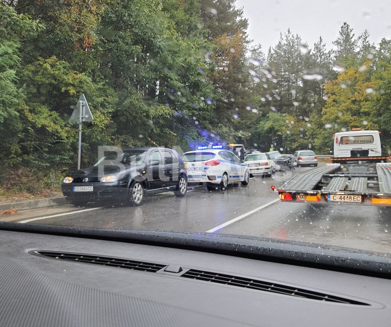 Тежка катастрофа блокира отново прохода Петрохан научи агенция BulNews Инцидентът