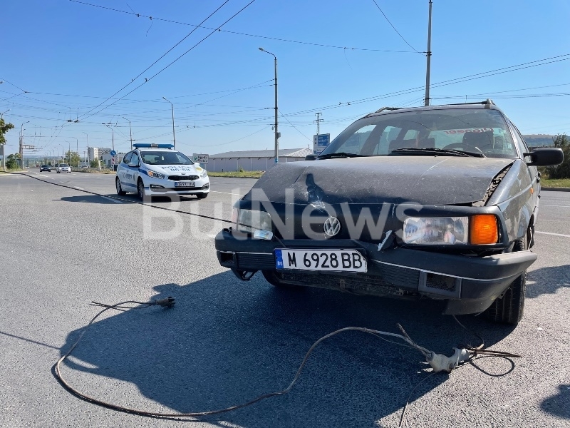 Паднала жица на Тролейбусен транспорт предизвика катастрофа във Враца видя